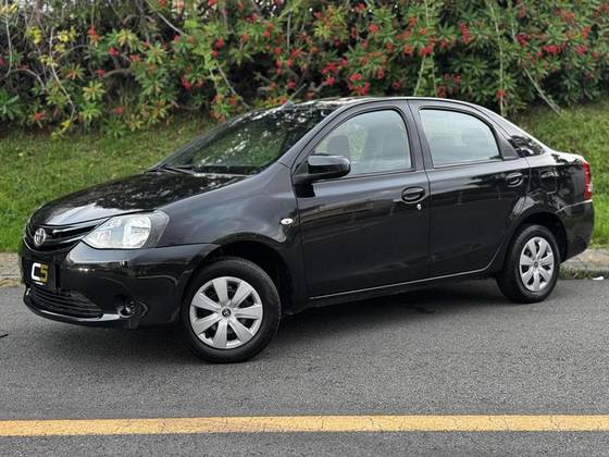 TOYOTA ETIOS 2017