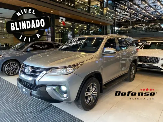 TOYOTA HILUX 2017