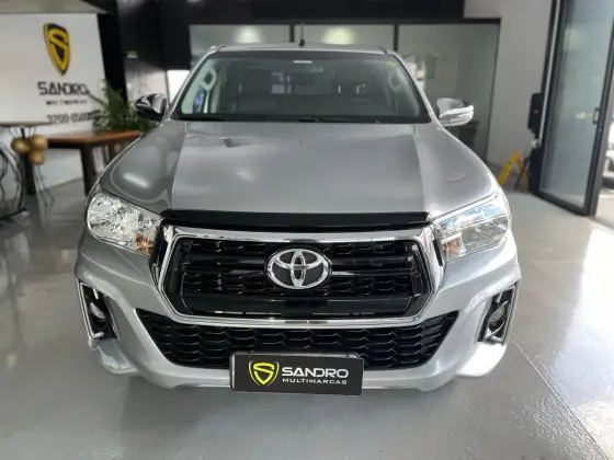 TOYOTA HILUX 2019