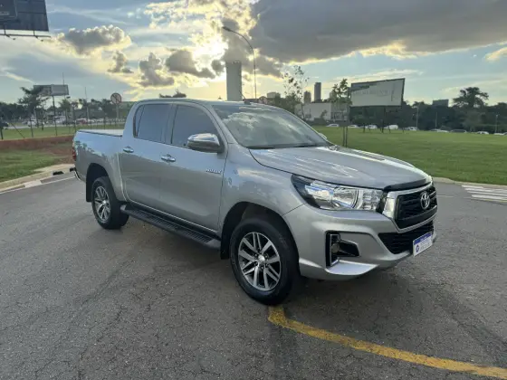 TOYOTA HILUX 2020