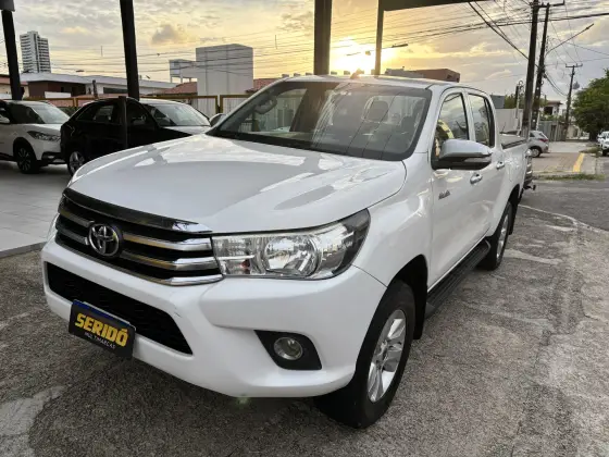 TOYOTA HILUX 2017