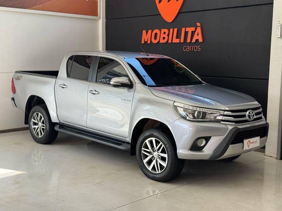 TOYOTA HILUX 2017