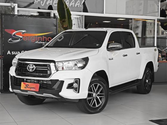 TOYOTA HILUX 2020