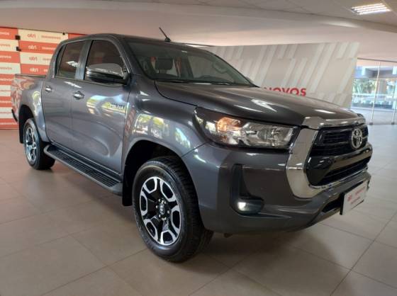TOYOTA HILUX 2024