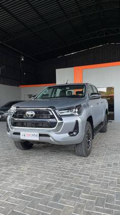 TOYOTA HILUX 2025