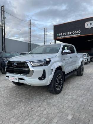TOYOTA HILUX 2024