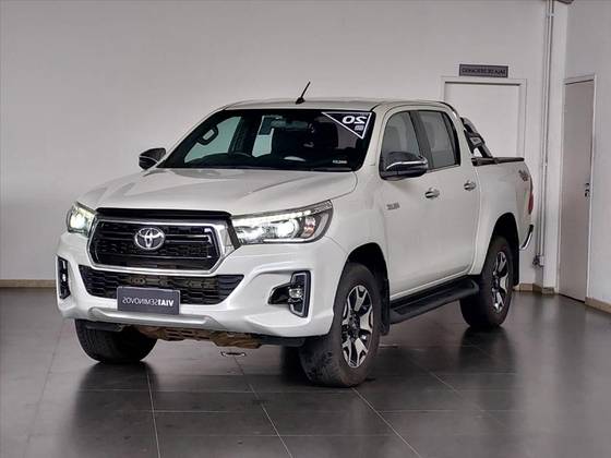 TOYOTA HILUX 2020