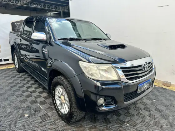 TOYOTA HILUX 2012