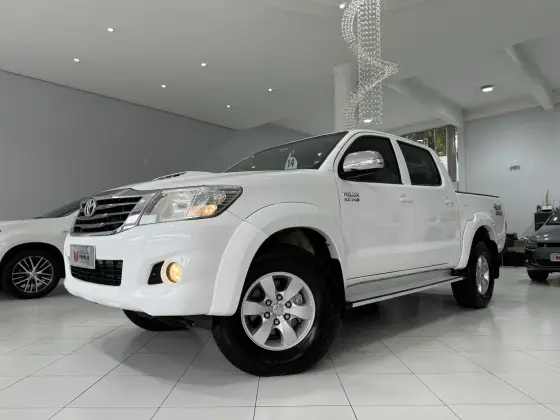 TOYOTA HILUX 2014