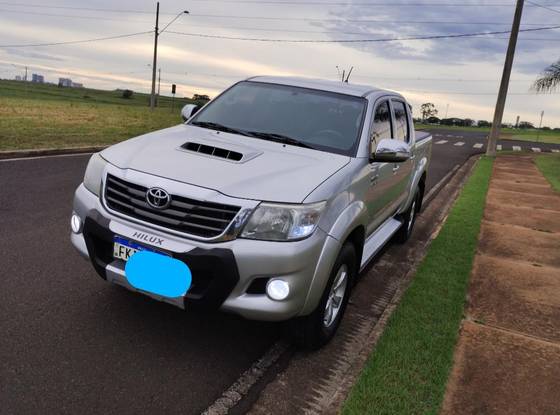 TOYOTA HILUX 2013