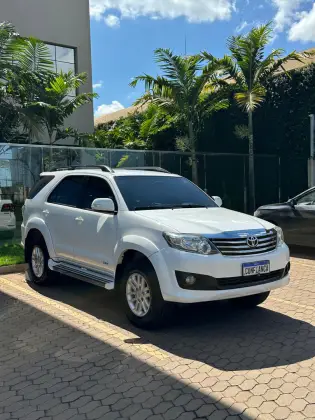 TOYOTA HILUX SW4 2015