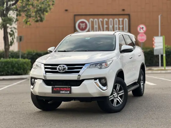 TOYOTA HILUX SW4 2020