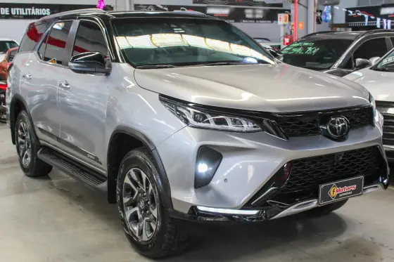 TOYOTA HILUX SW4 2022