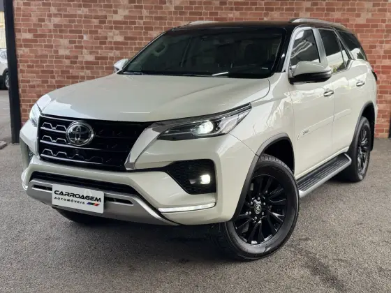 TOYOTA HILUX SW4 2022