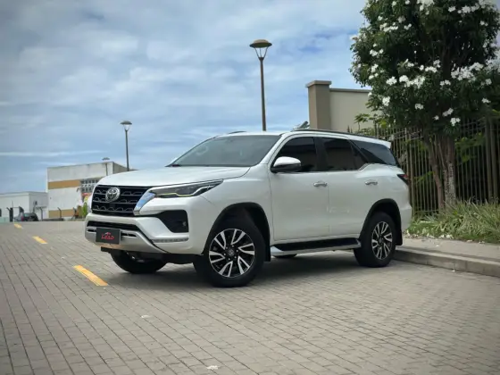 TOYOTA HILUX SW4 2021