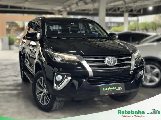 TOYOTA HILUX SW4 2017