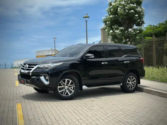 TOYOTA HILUX SW4 2016
