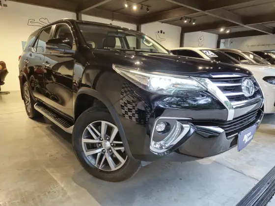 TOYOTA HILUX SW4 2020