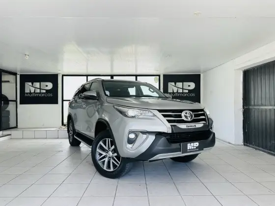 TOYOTA HILUX SW4 2018