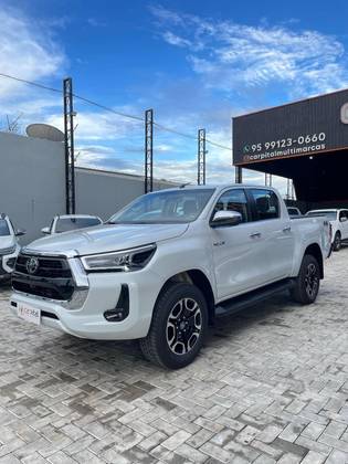 TOYOTA HILUX SW4 2025