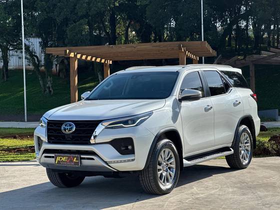 TOYOTA HILUX SW4 2021