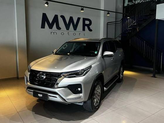 TOYOTA HILUX SW4 2021