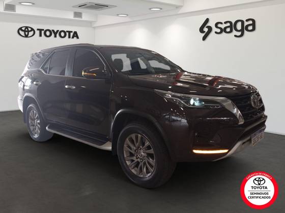 TOYOTA HILUX SW4 2022