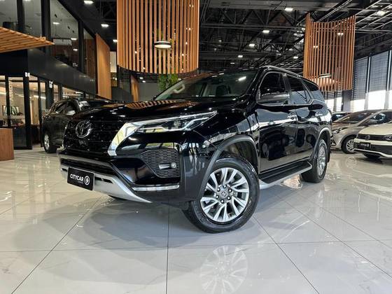 TOYOTA HILUX SW4 2022