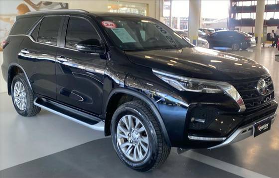 TOYOTA HILUX SW4 2024