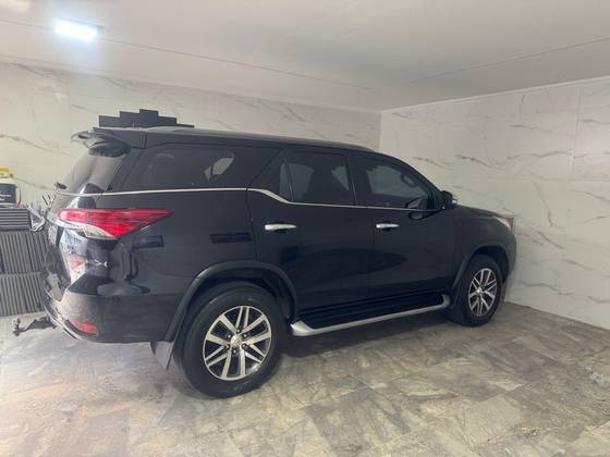 TOYOTA HILUX SW4 2017