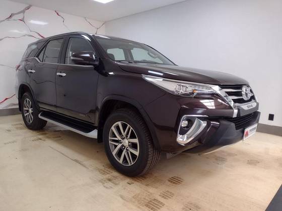 TOYOTA HILUX SW4 2020