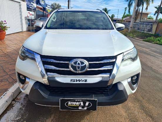 TOYOTA HILUX SW4 2019