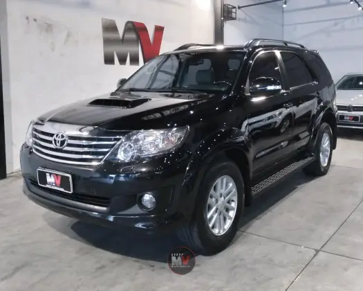 TOYOTA HILUX SW4 2014