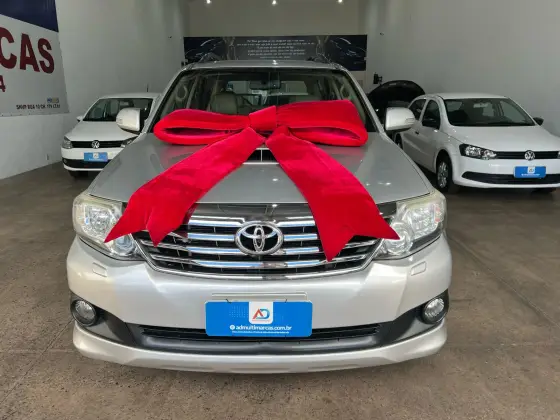 TOYOTA HILUX SW4 2014