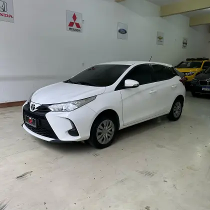 TOYOTA YARIS 2024