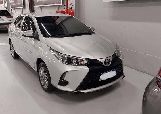 TOYOTA YARIS 2024