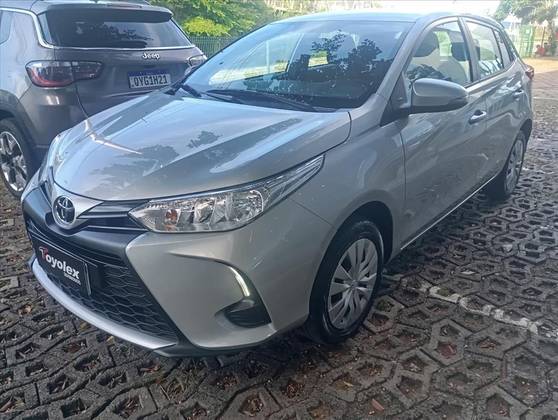 TOYOTA YARIS 2024