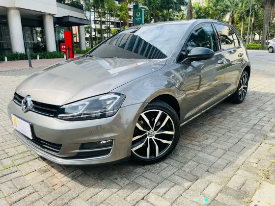 VOLKSWAGEN GOLF 2015