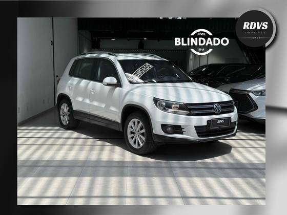 VOLKSWAGEN TIGUAN 2015