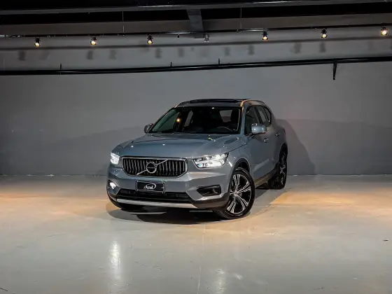 VOLVO XC40 2022