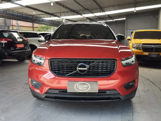 VOLVO XC40 2021