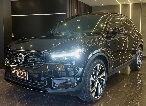 VOLVO XC40 2021