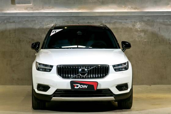 VOLVO XC40 2021