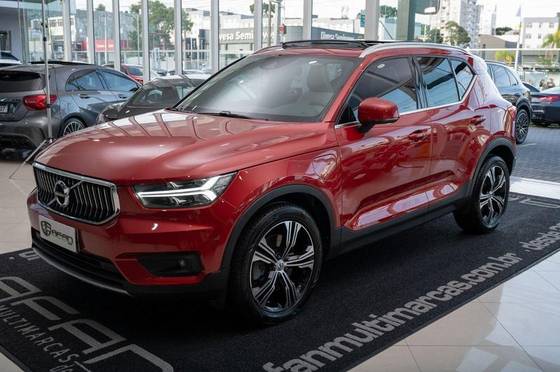 VOLVO XC40 2021