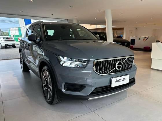 VOLVO XC40 2021