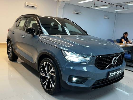 VOLVO XC40 2021