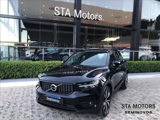 VOLVO XC40 2022