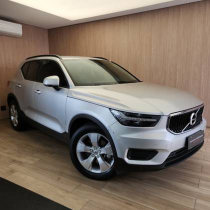 VOLVO XC40 2019