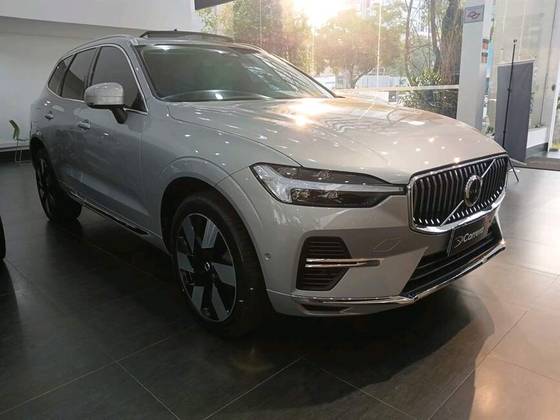 VOLVO XC60 2024