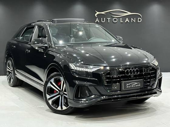 AUDI Q8 2022